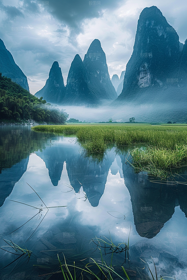 桂林山水喀斯特地貌唯美摄影图