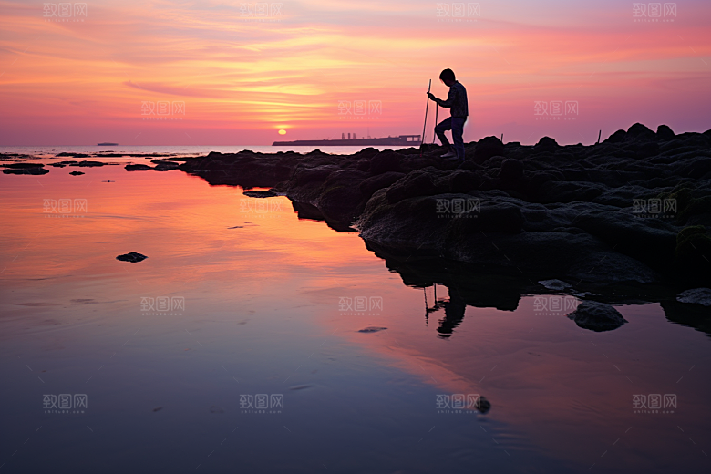 海边赶海黎明滩涂摄影图