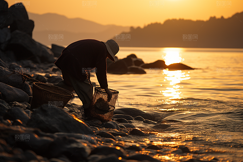 海边赶海清晨落日摄影图