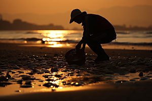 海边赶海海滩海货摄影图