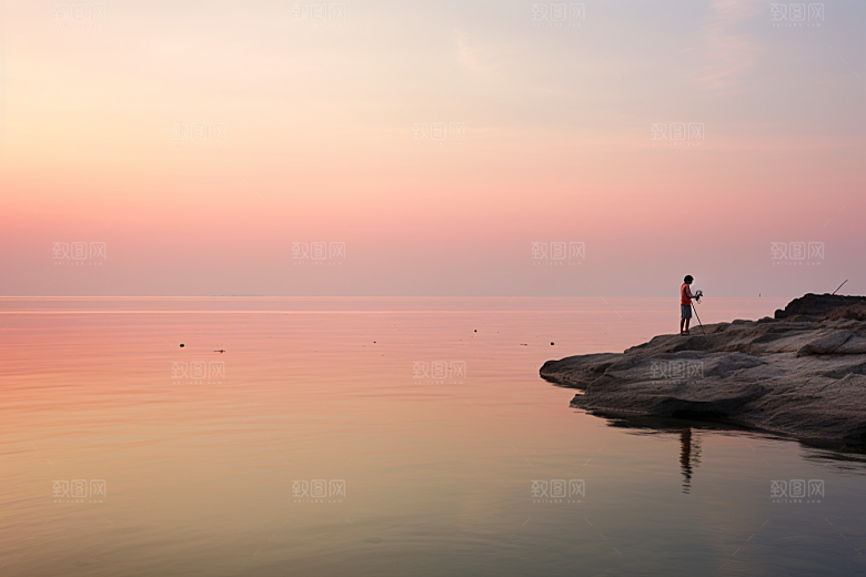 海边赶海落潮余晖摄影图