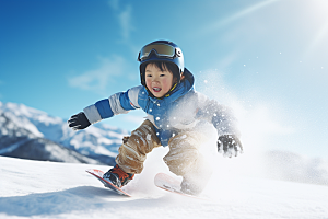 儿童滑雪小运动员健康摄影图