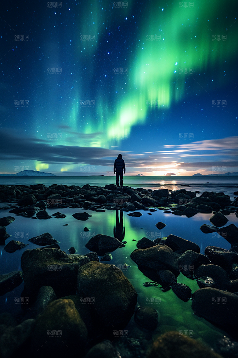 极光爆发欧若拉夜景摄影图