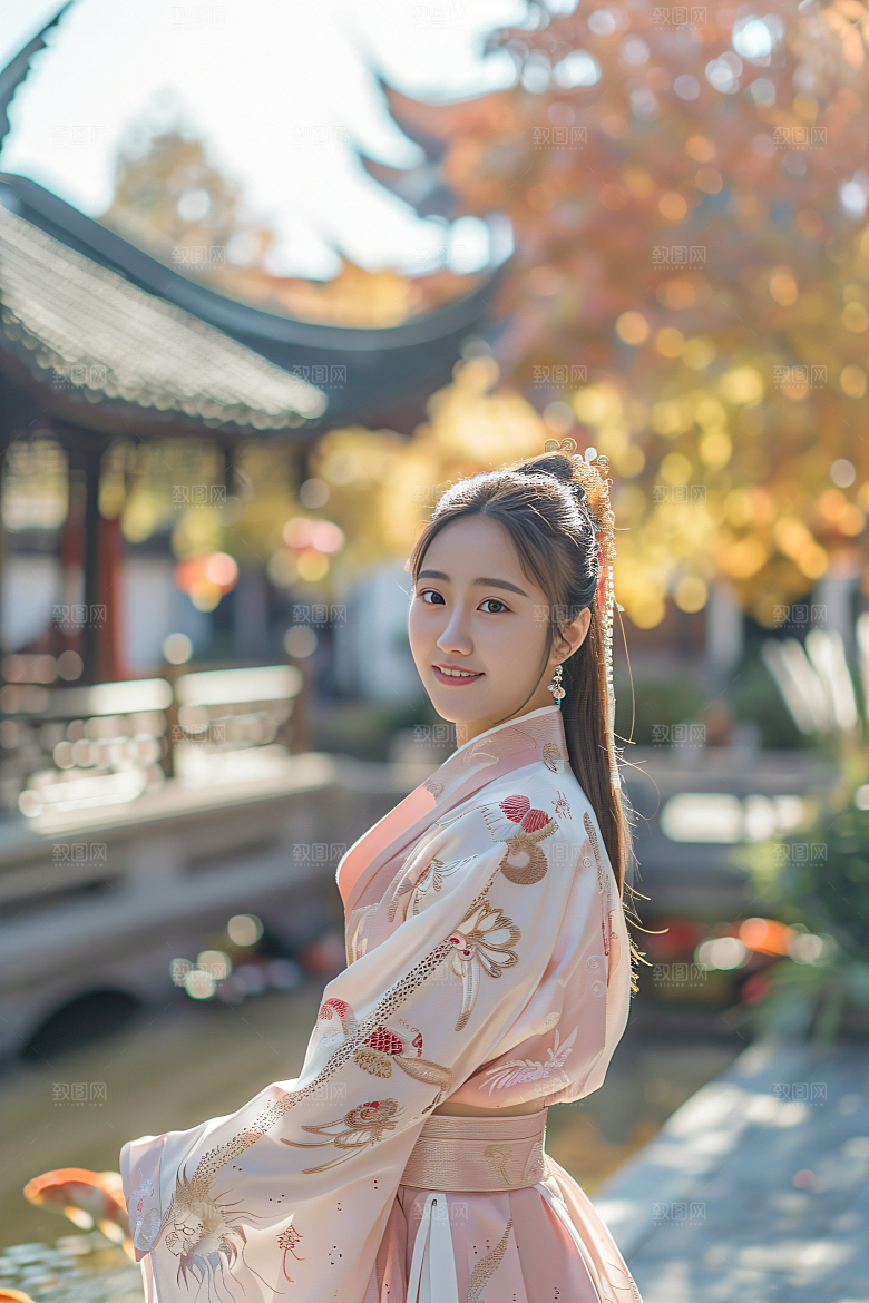 锦鲤汉服美女古风优雅素材