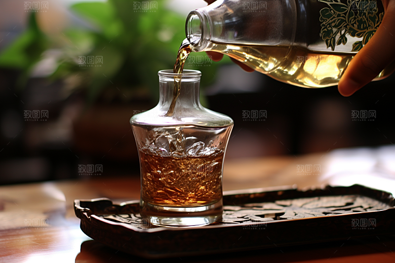 美酒酒器畅饮摄影图