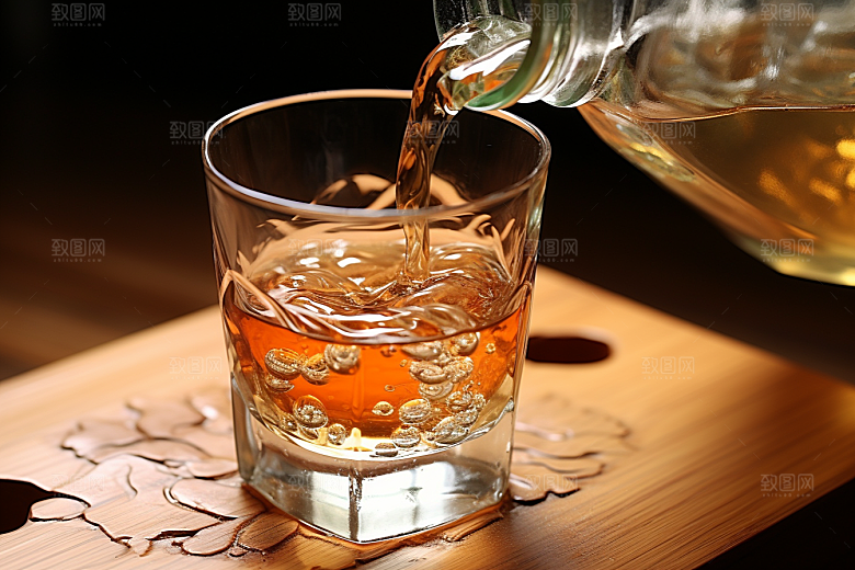 美酒酒杯酒瓶摄影图