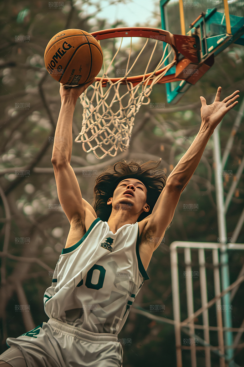 打篮球的人扣篮青年摄影图