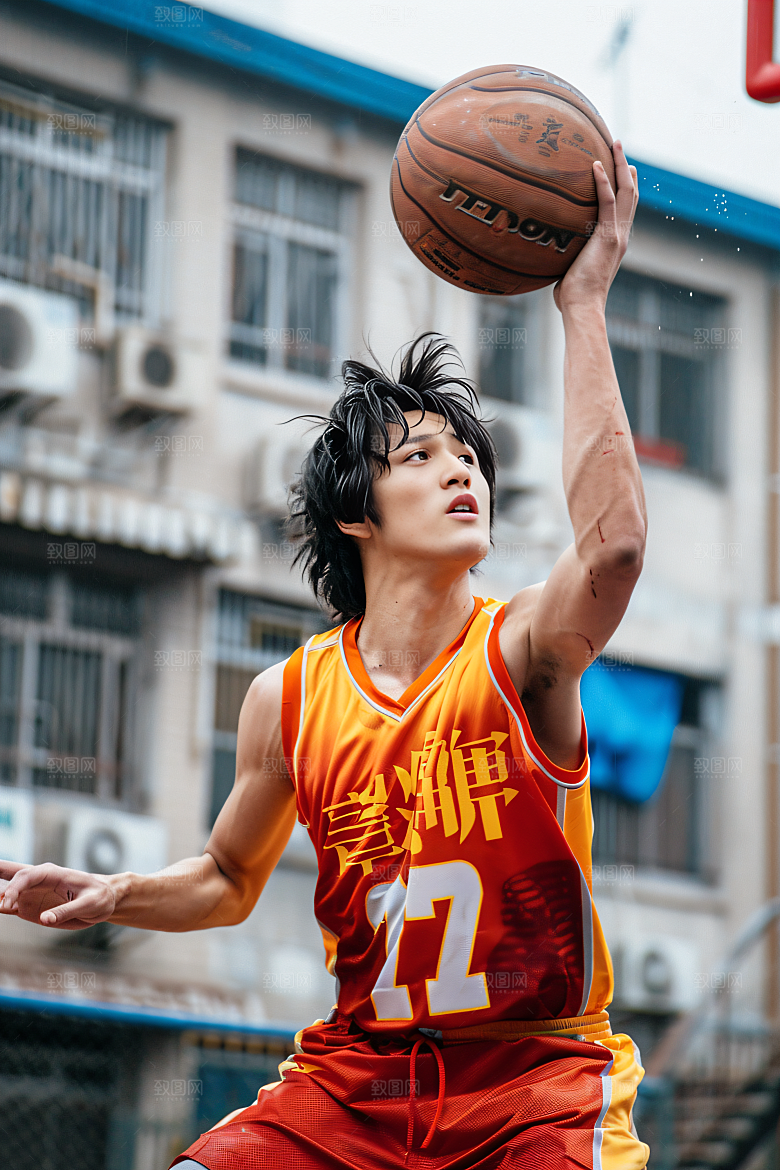打篮球的人阳光运动摄影图