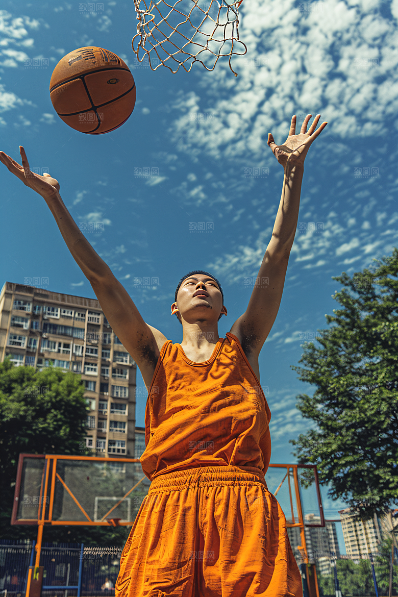 打篮球的人青年扣篮摄影图