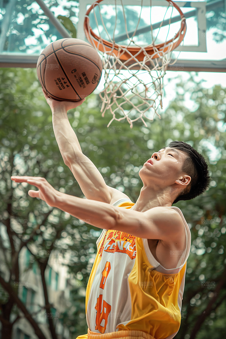 打篮球的人体育投篮摄影图