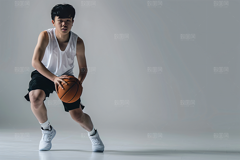 打篮球的人投篮阳光摄影图