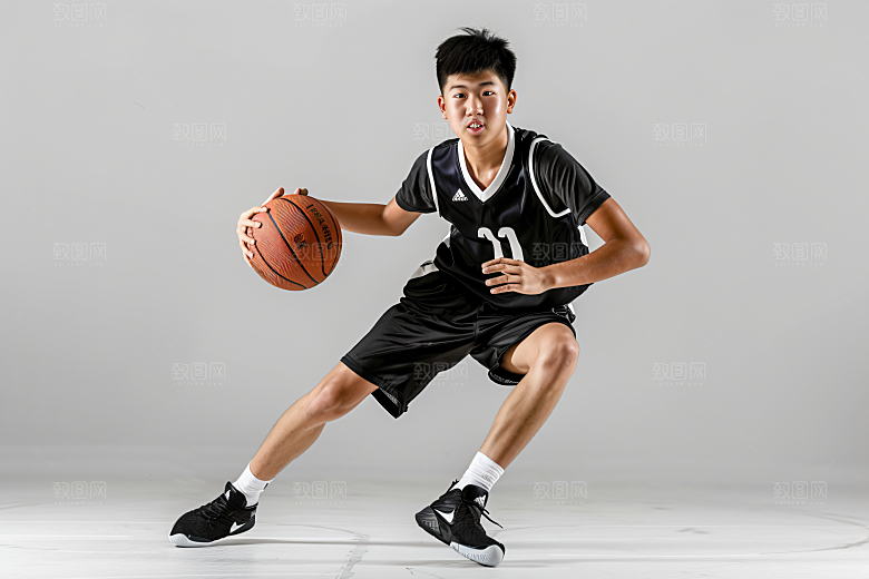 打篮球的人扣篮阳光摄影图