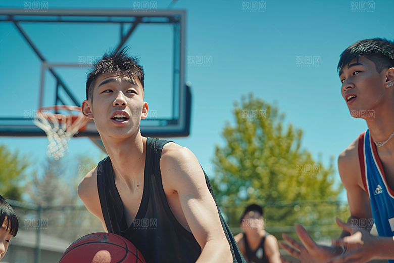 打篮球的人高清阳光摄影图