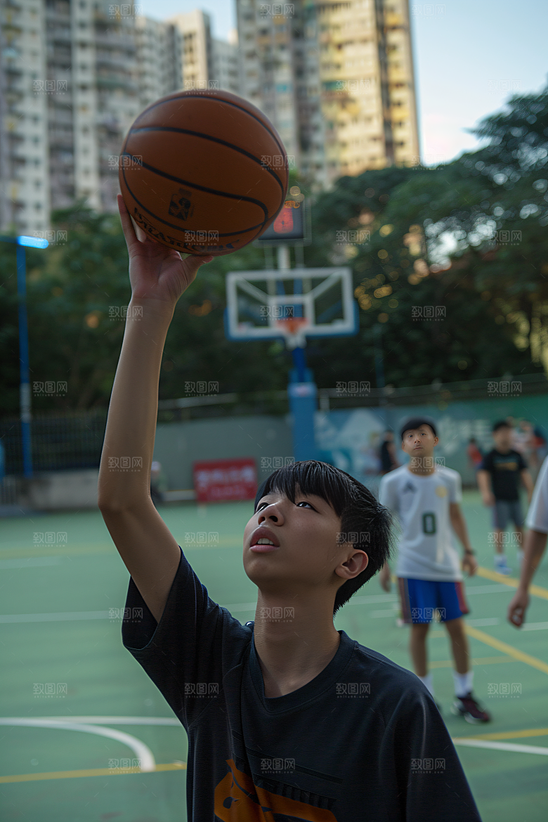 打篮球的人健康锻炼摄影图