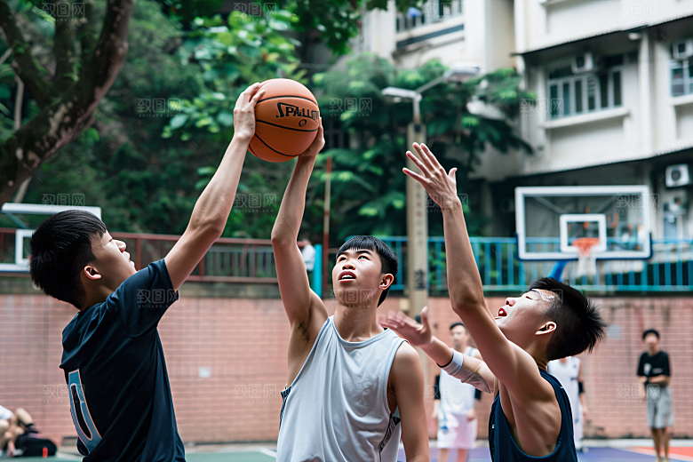 打篮球的人高清阳光摄影图