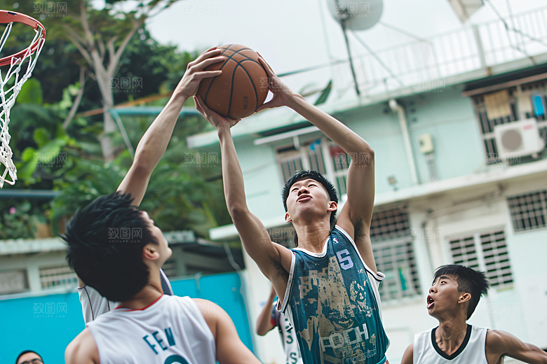 打篮球的人健身人物摄影图
