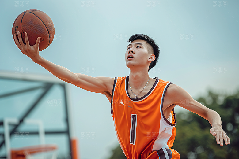 打篮球的人扣篮动感摄影图