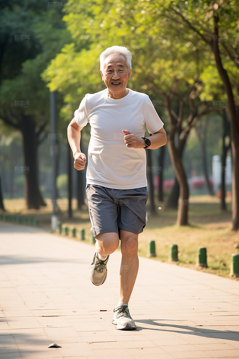 老年人锻炼晨练夕阳红摄影图