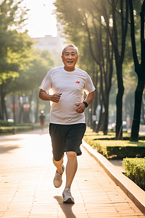 老年人锻炼晨跑健康摄影图