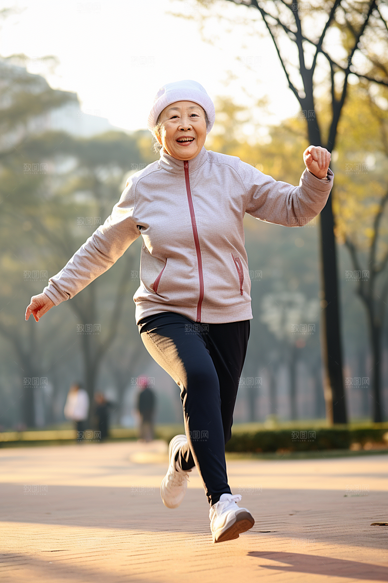 老年人锻炼夕阳红人物摄影图