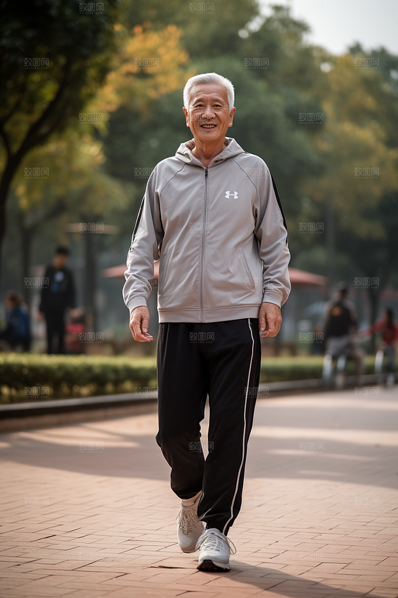 老年人锻炼肖像保持年轻摄影图
