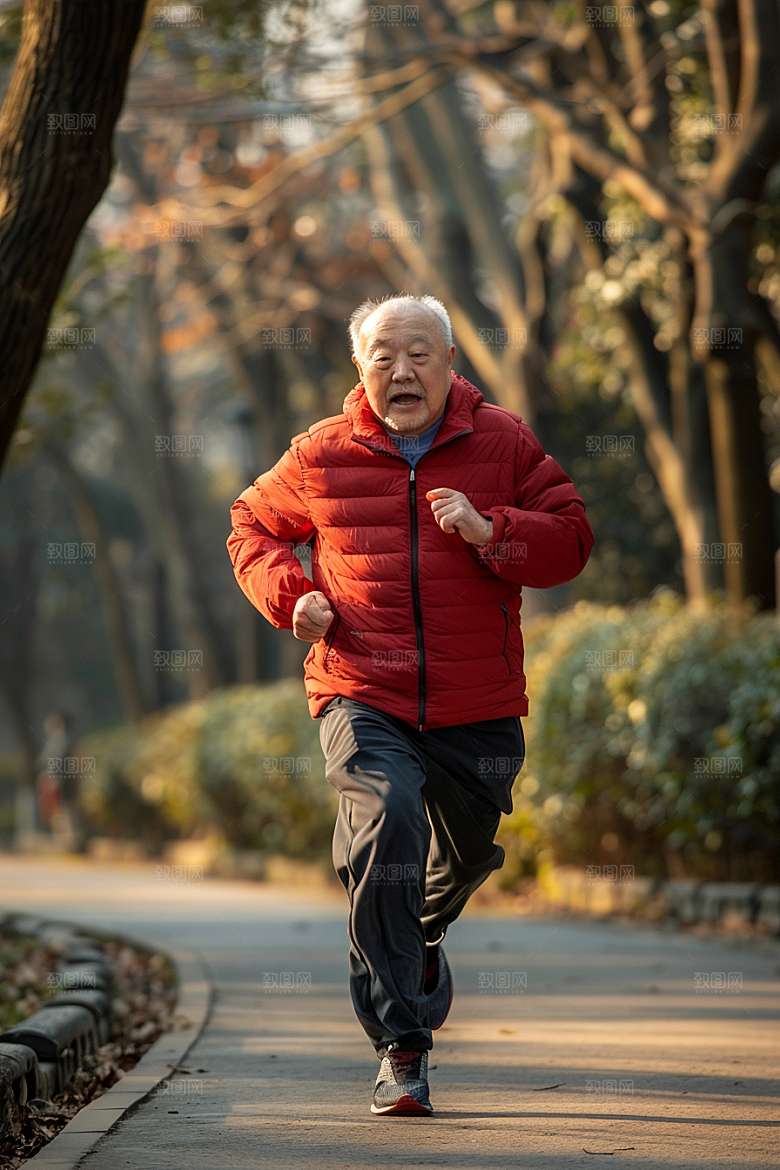 老年人锻炼肖像夕阳红摄影图