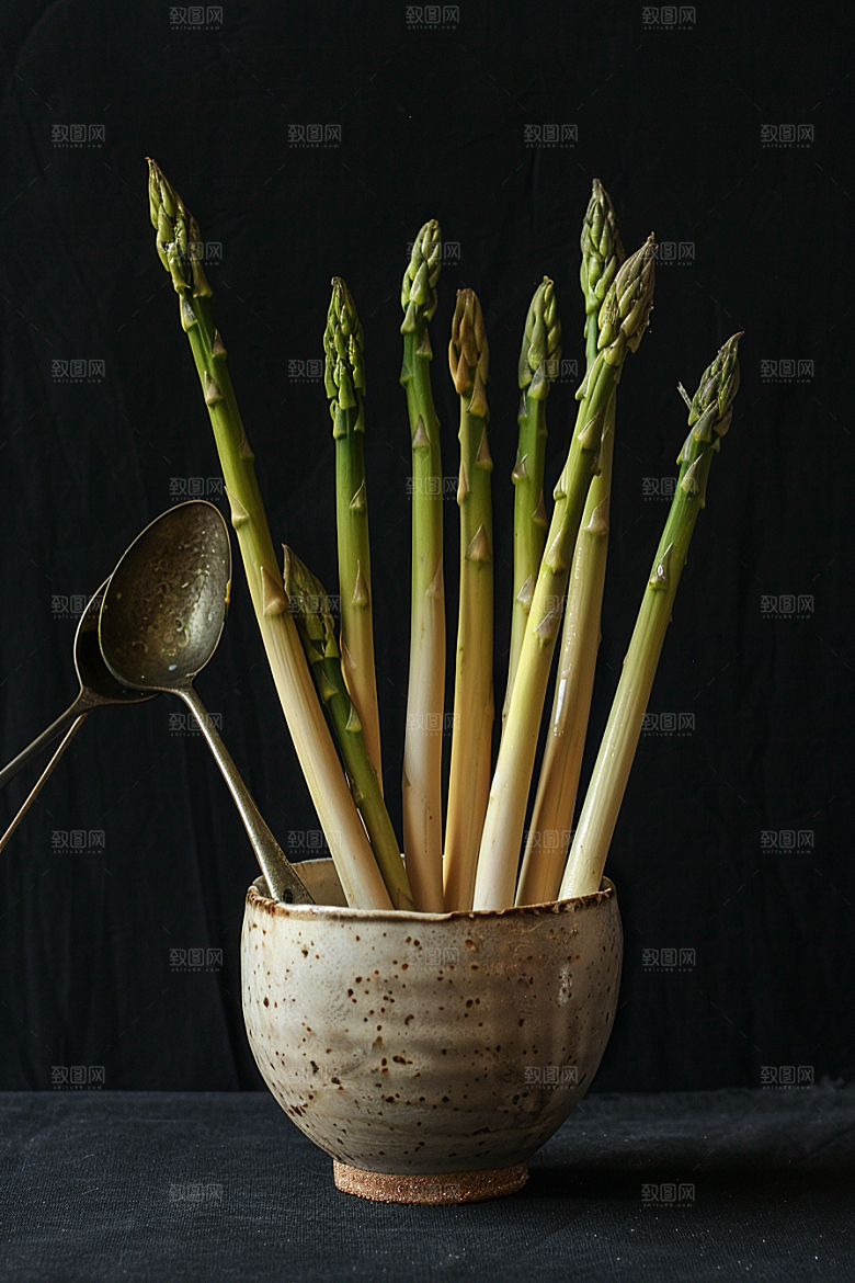 芦笋轻食健身餐摄影图