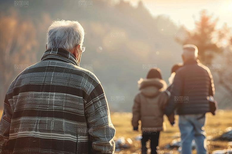 老人目送孩子离家家庭家人摄影图