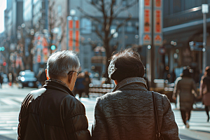 老人目送孩子离家家人留守老人摄影图