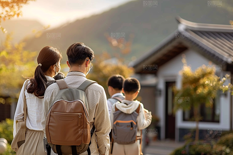 老人目送孩子离家温馨高清摄影图