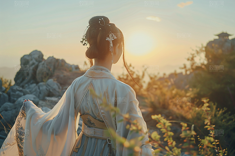 女生旅游背影唯美自然素材