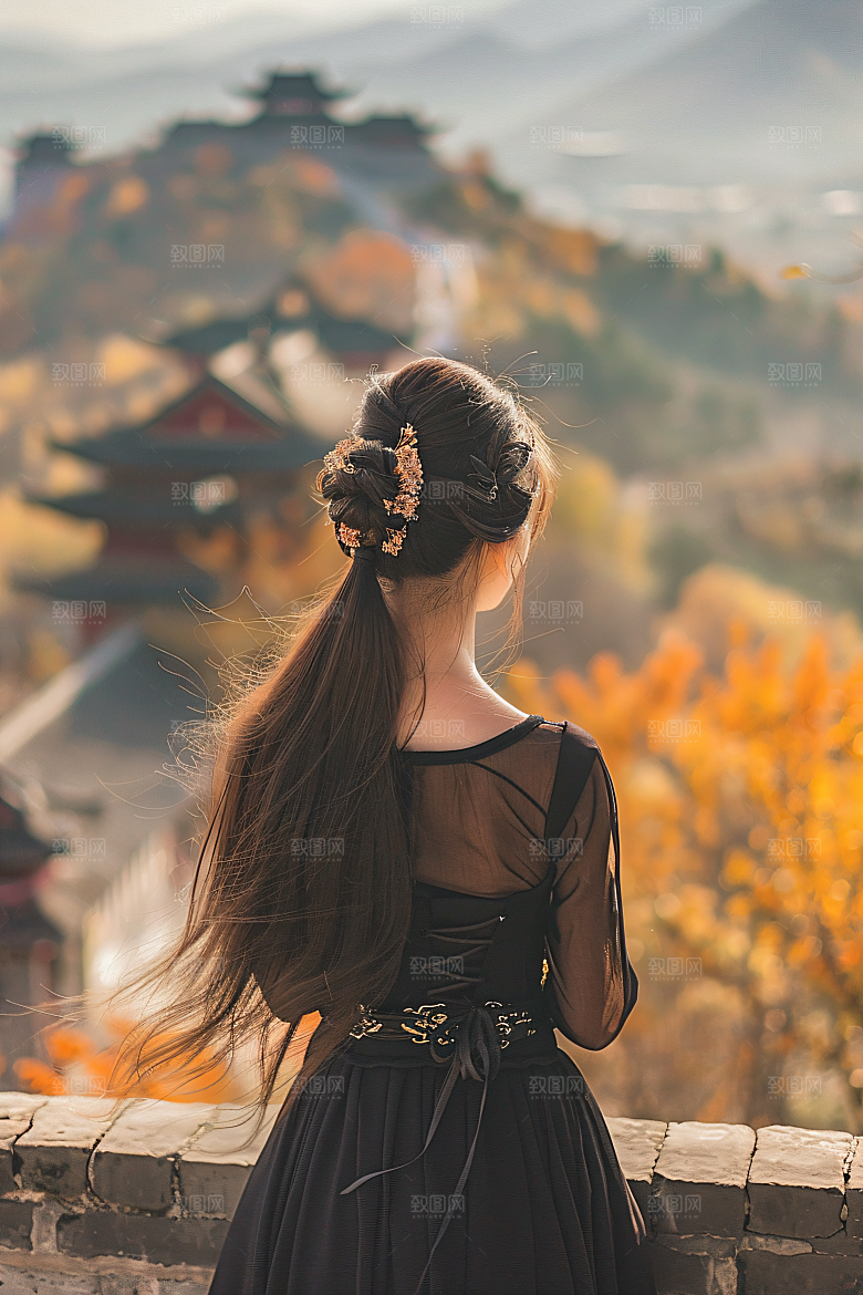 女生旅游背影唯美自然素材