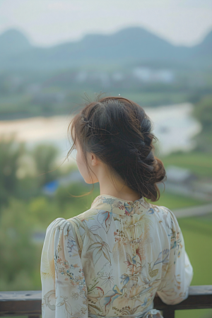 女生旅游背影人像自然素材