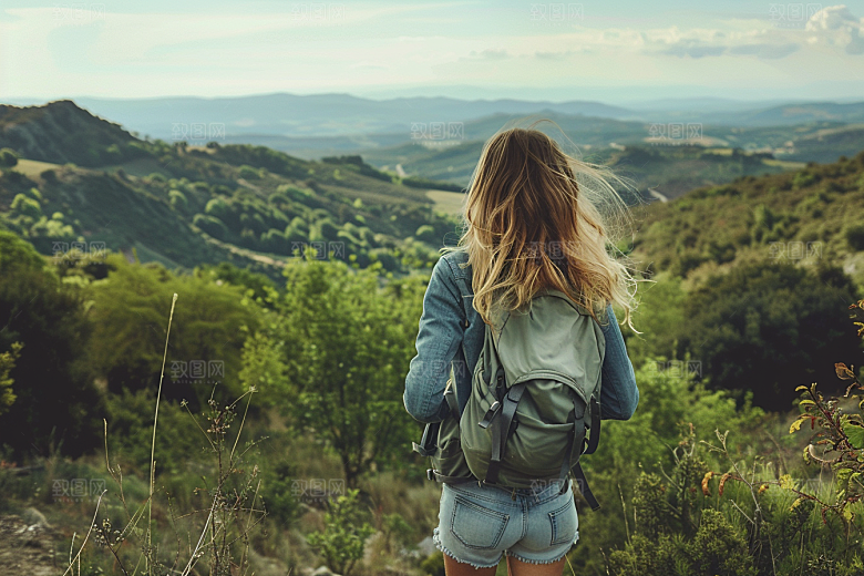 女生旅行背影辽阔人物摄影图