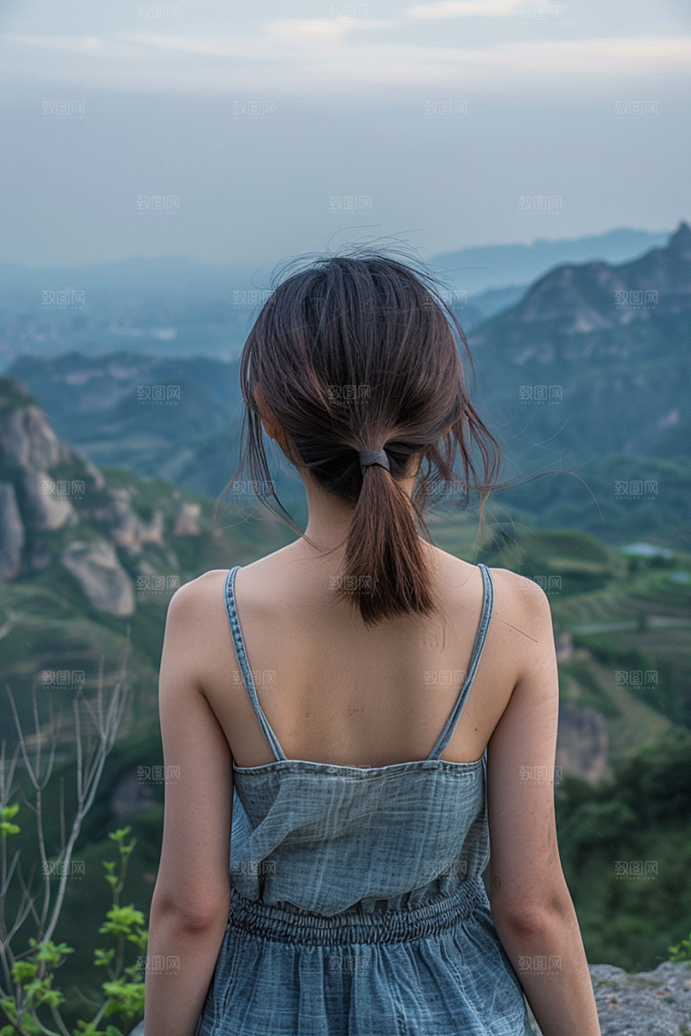 女生旅行背影高清人物摄影图