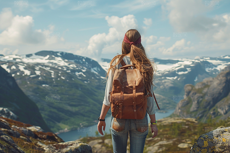 女生旅行背影旅游自然摄影图