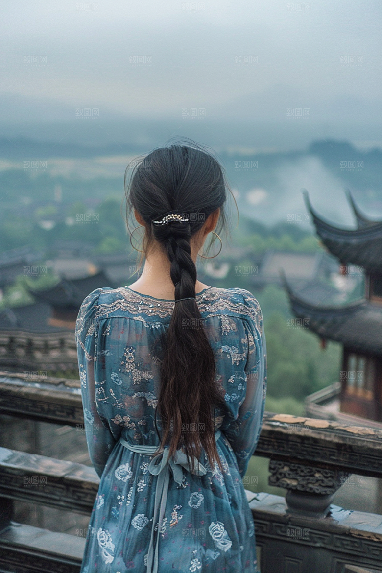 女生旅行背影辽阔探险摄影图