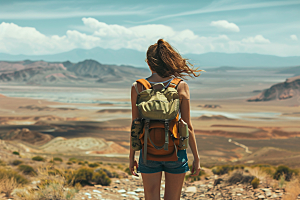 女生旅行背影高清户外摄影图