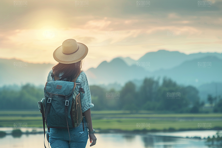 女生旅行背影探险自由行摄影图