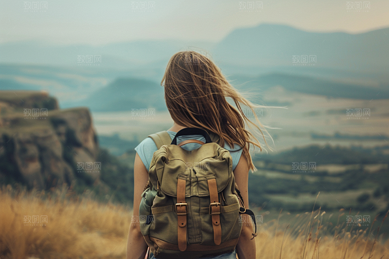 女生旅行背影辽阔风光摄影图