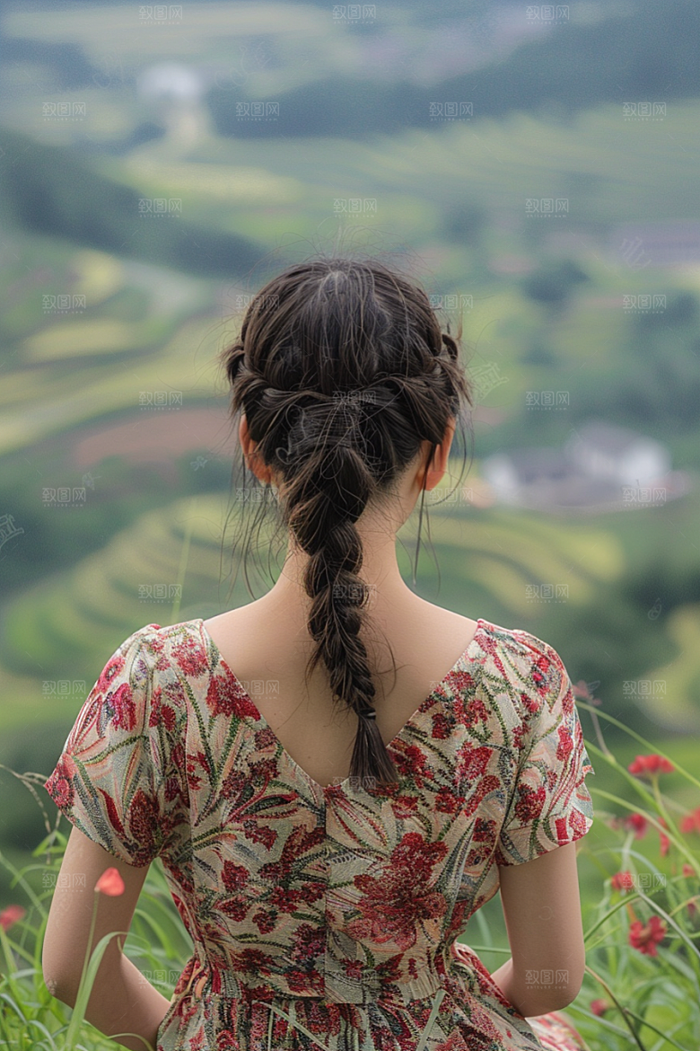 女生旅行背影辽阔旅游摄影图