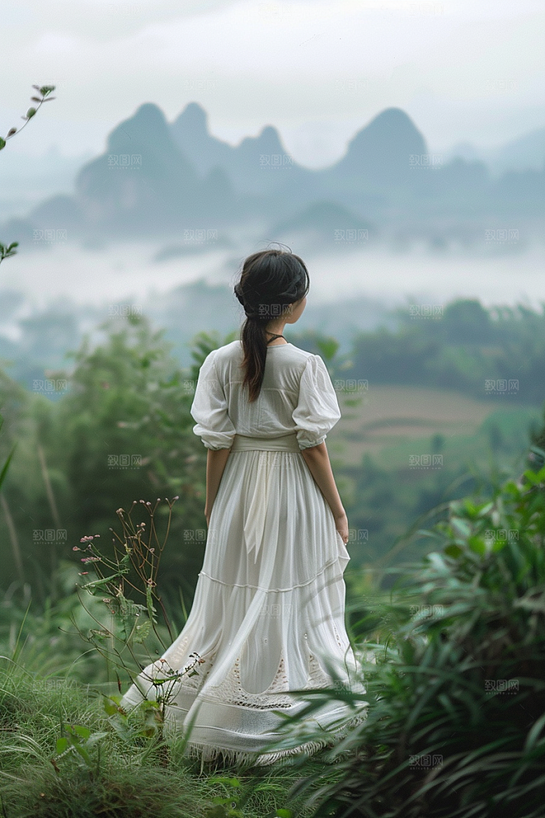 女生旅行背影户外自由行摄影图