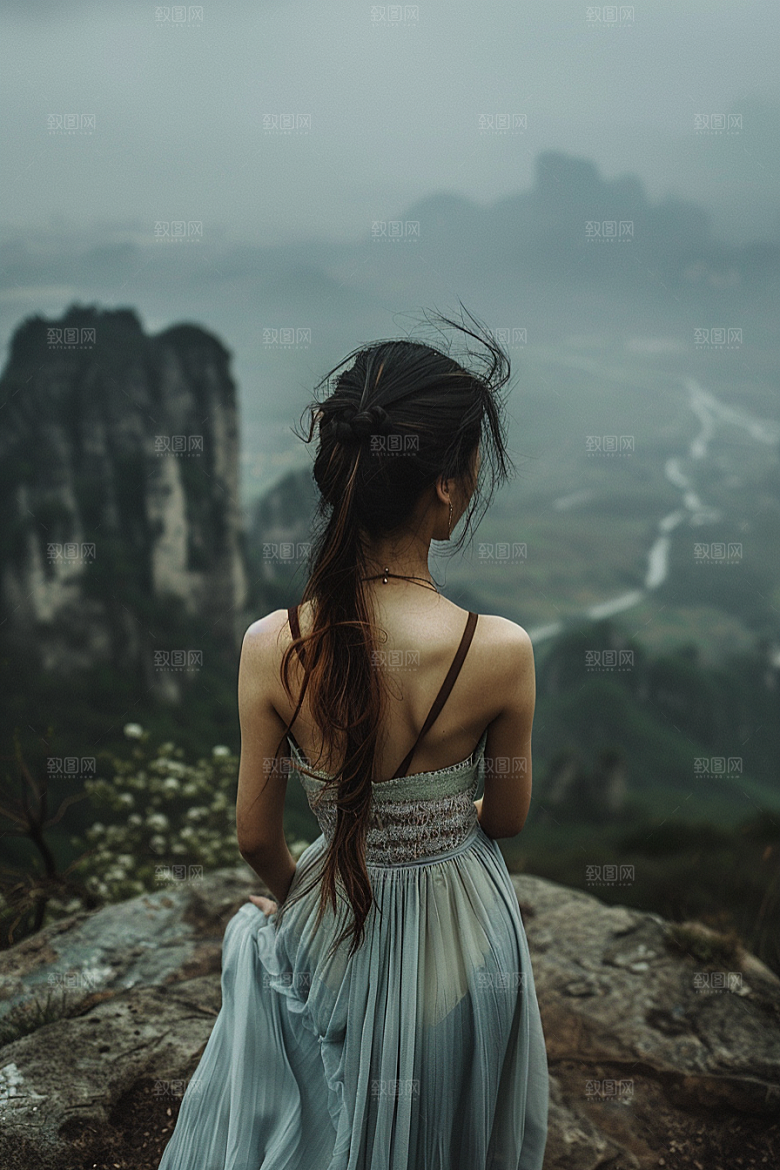 女生旅行背影徒步高清摄影图