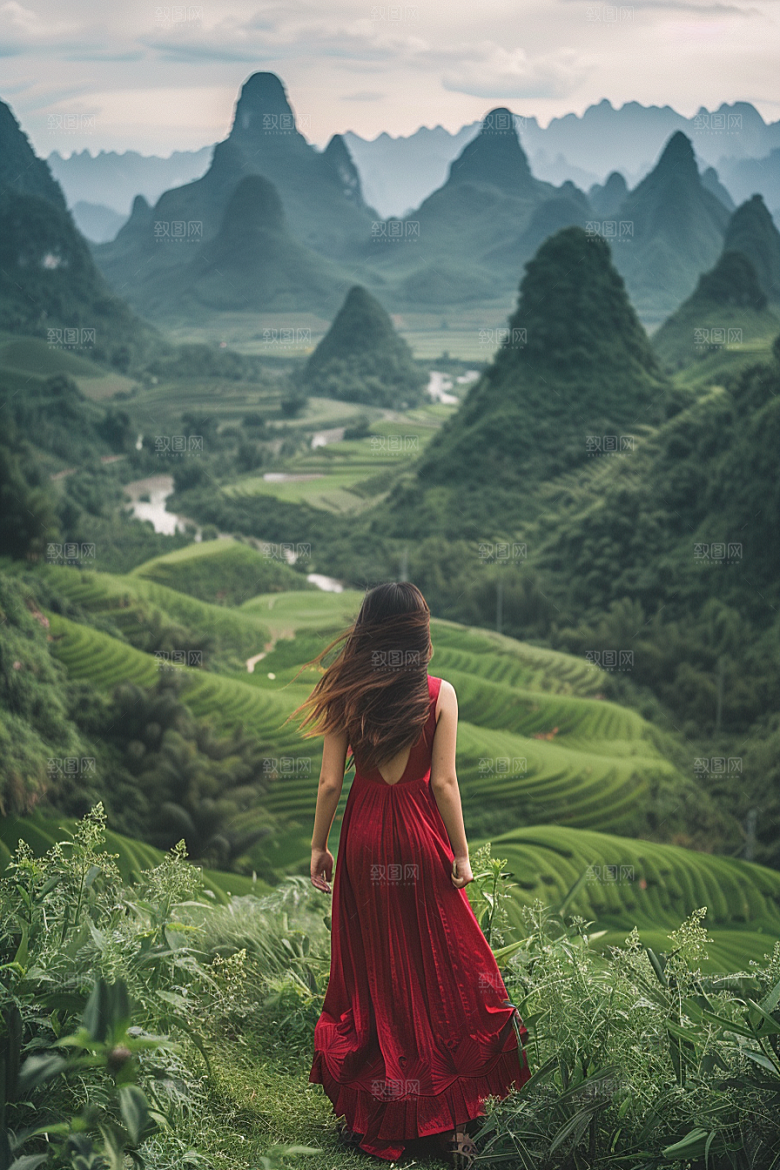女生旅行背影自由行人物摄影图