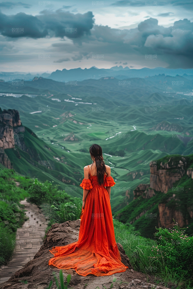 女生旅行背影自由行旅游摄影图