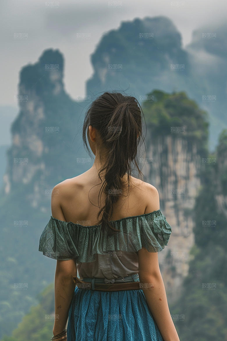 女生旅行背影唯美自然摄影图
