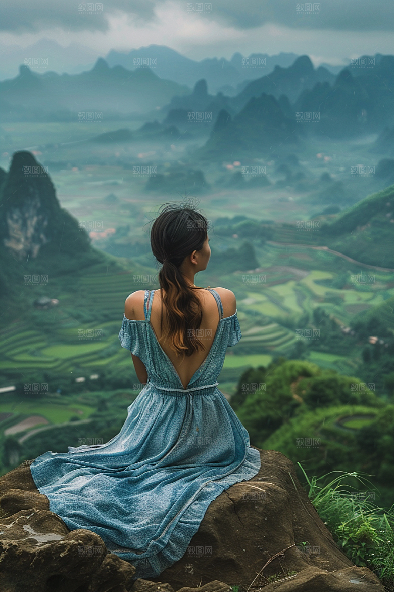 女生旅行背影辽阔人物摄影图