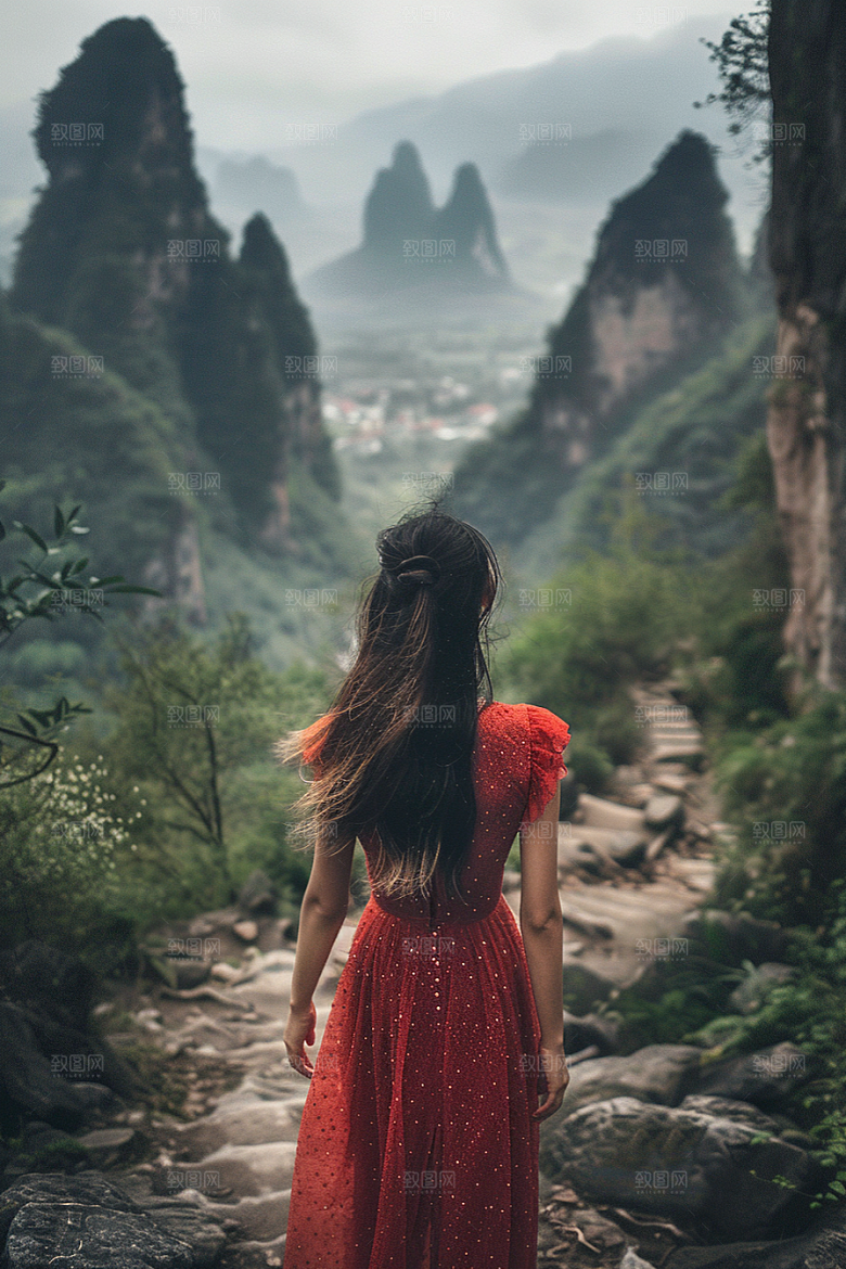 女生旅行背影徒步自然摄影图