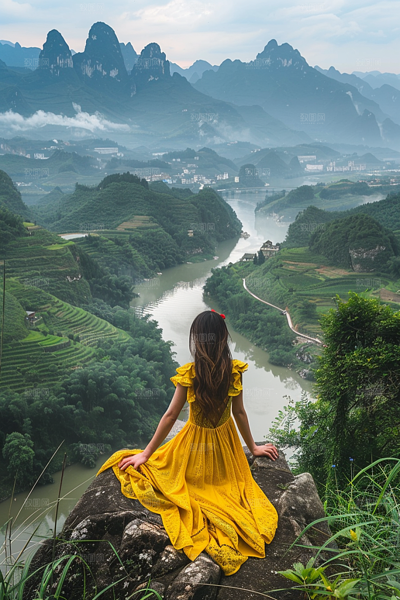 女生旅行背影唯美辽阔摄影图