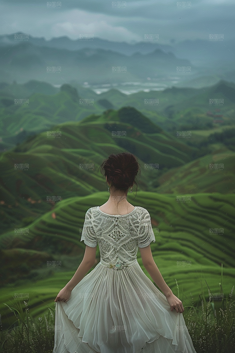 女生旅行背影探险徒步摄影图